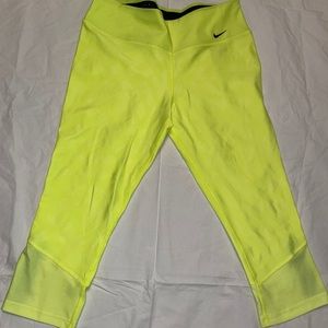 Women’s Nike Capri Workout Pants